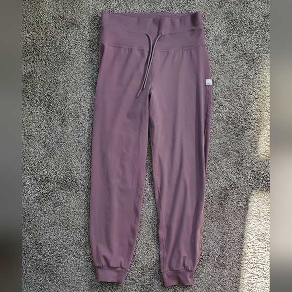 Vuori Pants - NWOT Vuori Daily Performance Jogger